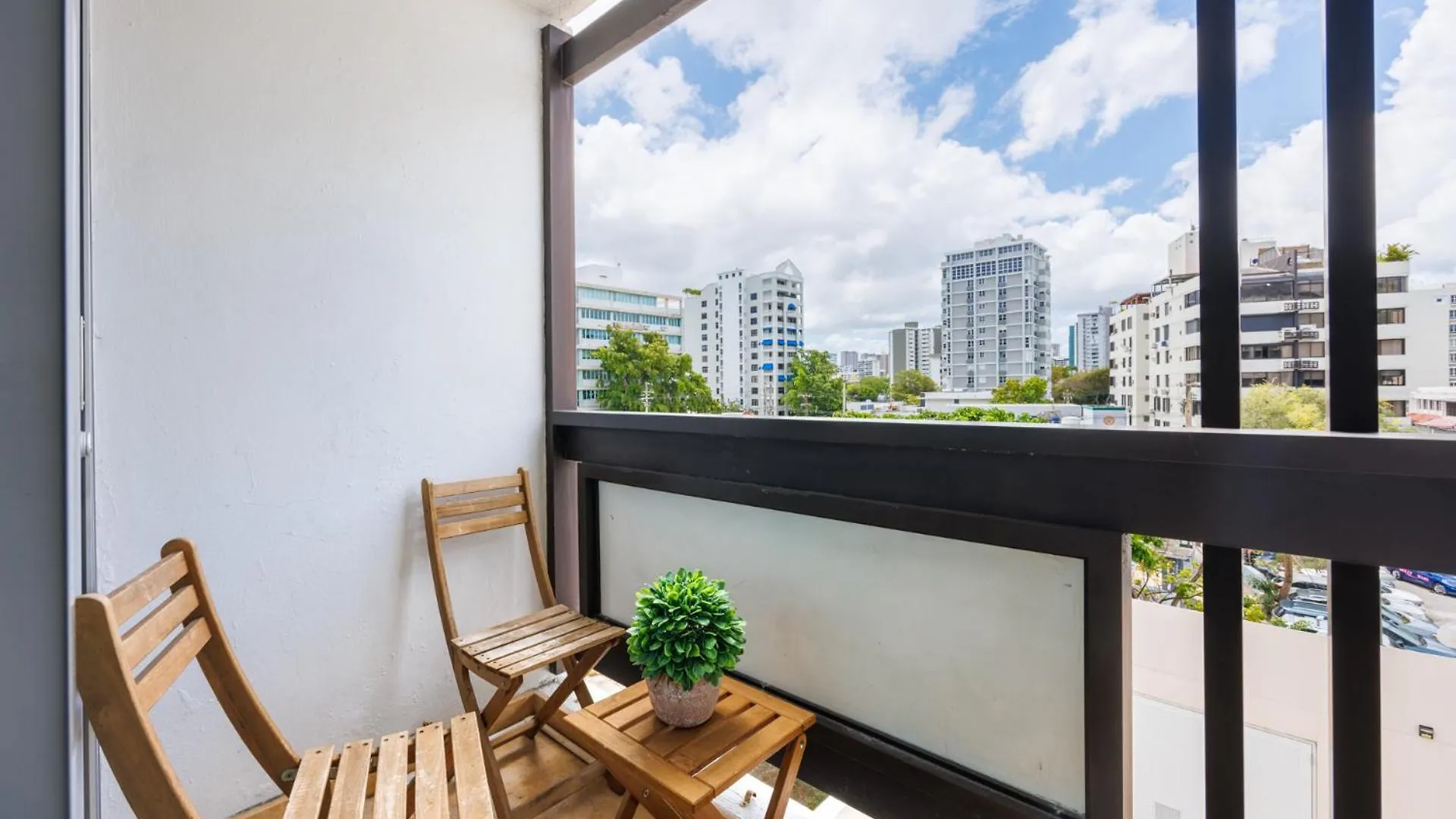 Ismar Apt Centric In The Heart Of Condado kontakter